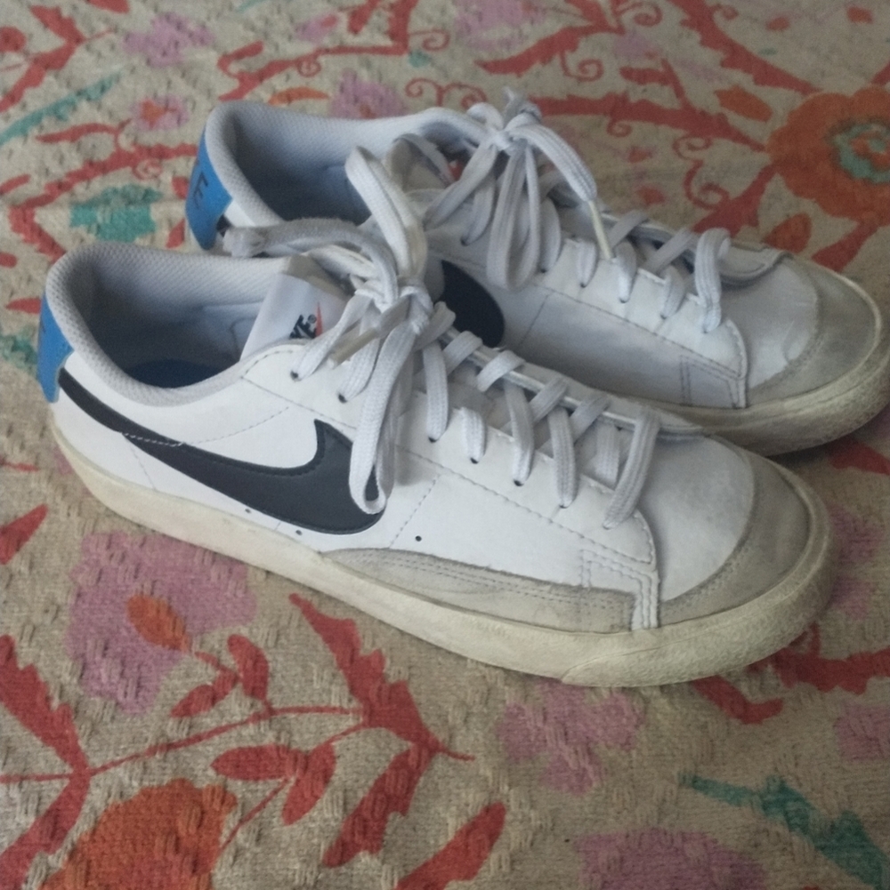 Nike Blazer Low 77 Sneakers Size 6 Women Good Condition